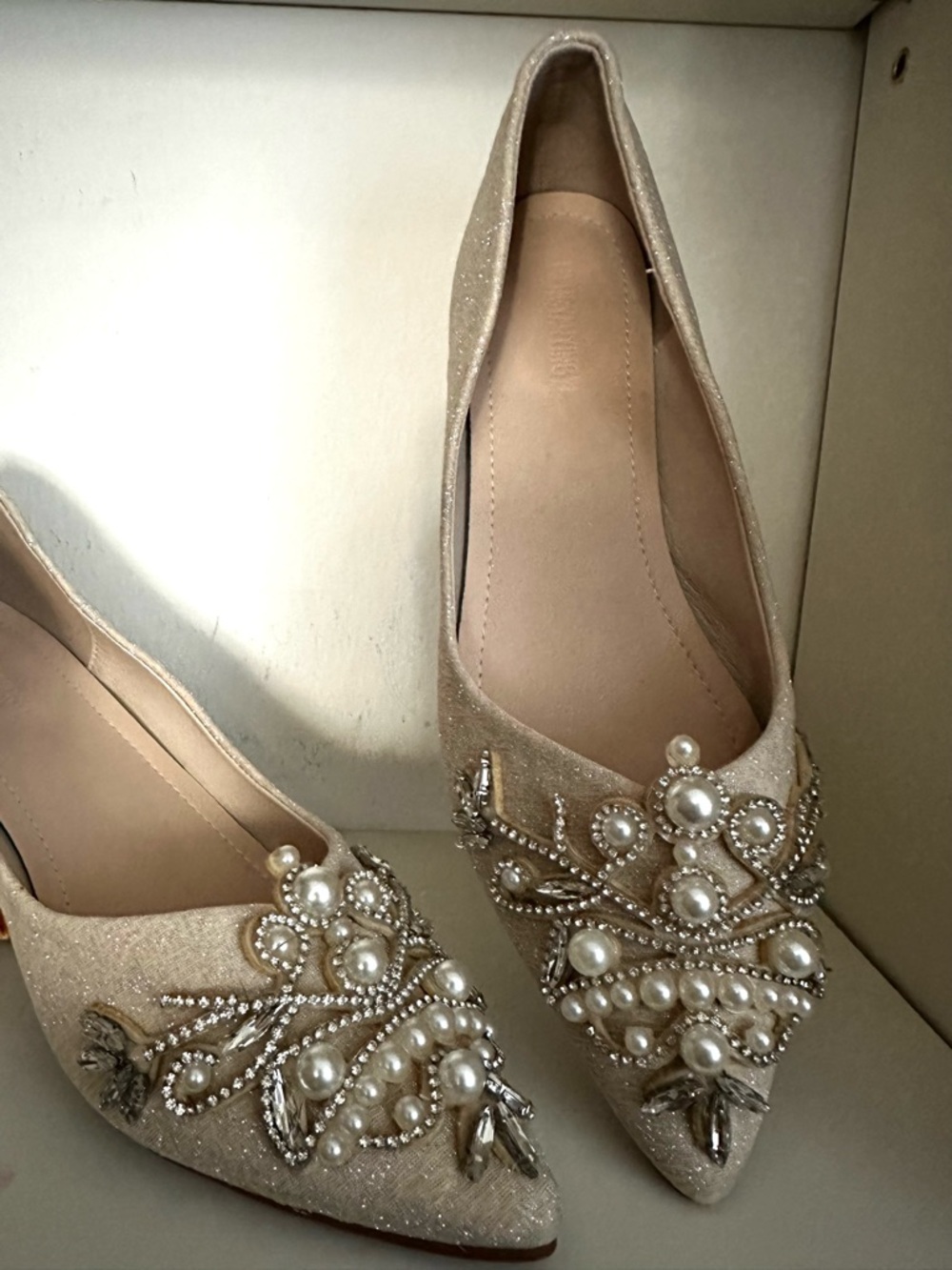 Embellished Pearl & Crystal Pointed Toe Flats in Champagne. Size 10
